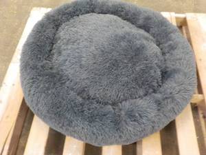 lot 333 image: round 33 inch pet bed ...