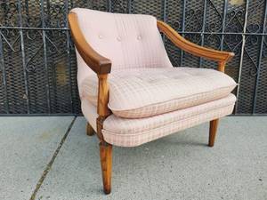 lot 15 image: Vintage Lounge Chair