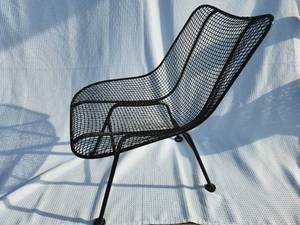 lot 28 image: Vintage Mcm Sculptura Chair