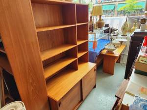 lot 3 image: Vintage Danish Teak Modular Bookcase wall unit