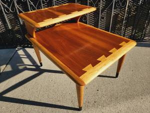 lot 20 image: Vintage Lane Acclaim Stepped End Table
