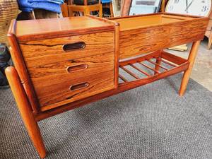 lot 45 image: Arne Wahl Iversen Danish Modern Rosewood Chest