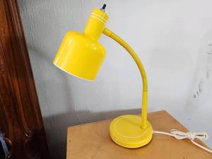 lot 40 image: Vintage Mod Gooseneck Table Lamp