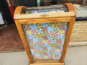 lot 31 image: Leaded Glass Quilt Cabinet