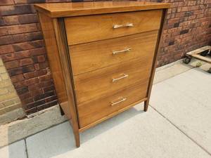 lot 33 image: Vintage Mcm Dresser