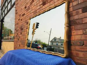 lot 14 image: Large Vintage Hollwood Regency Mirror
