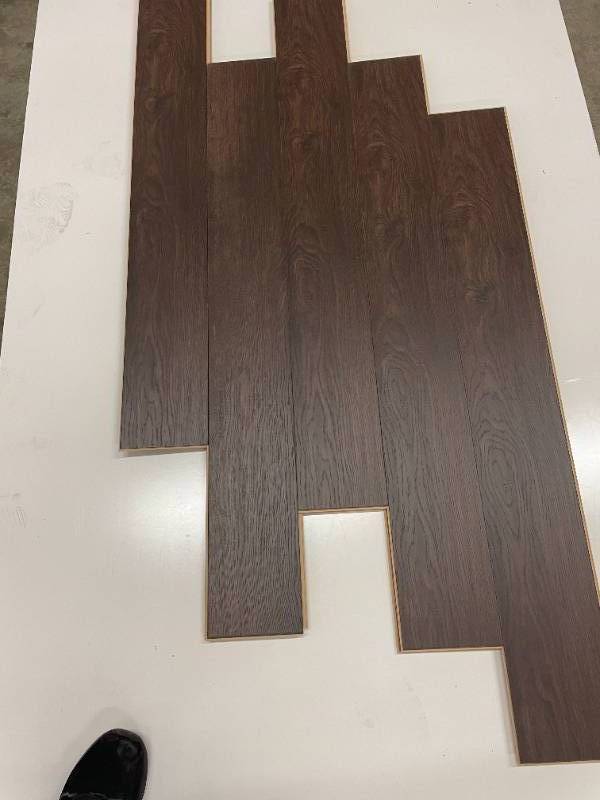 lot 100 image: 544SF of Mohawk Water Resistant Laminate Flooring 6x47 - AA