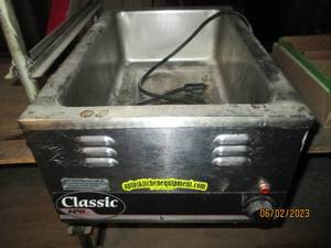 lot 2 image: Classic APW warmer...