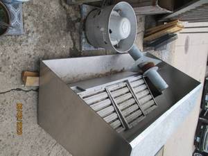 lot 10 image: Commercial vent hood with all the f...