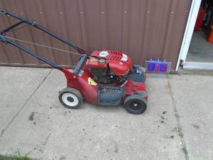 Craftsman self propelled lawn mower. Tested & works. As shown.