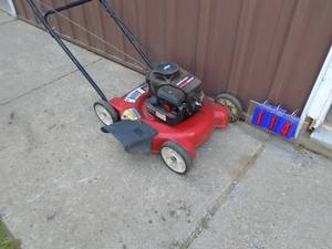 Yar Machine push lawn mower. Tested & works. As shown.