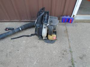 McCulloch gas leaf blower. Untested. As shown.