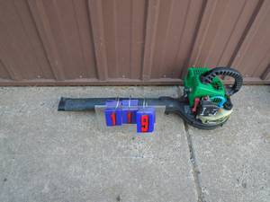 Gas leaf blower. Tested & works. As shown.