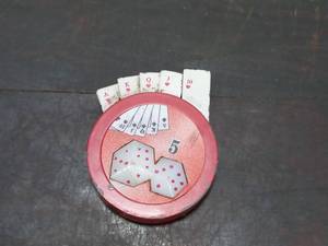 lot 7 image: Vintage Poker Style Lighter