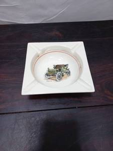 lot 26 image: Vintage Cadillac Ashtray