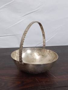 lot 49 image: Silver Plated Nickle Dish
