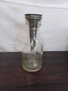 lot 94 image: The Master Mfg. Co. Quart With Spout