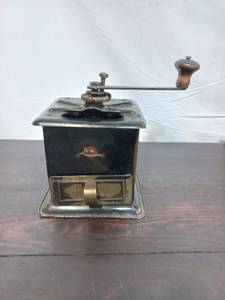 lot 101 image: Vintage Metal Coffee Grinder