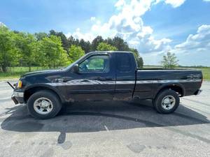 lot 20 image: 1999 Ford F-150 Work - 4X4