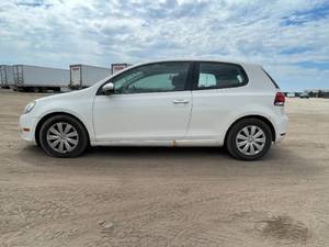 lot 14Z image: 2010 Volkswagen Golf 2.5l Pzev - MANUAL