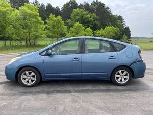 lot 18A image: 2004 Toyota Prius
