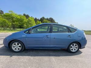 lot 8 image: 2006 Toyota Prius Base