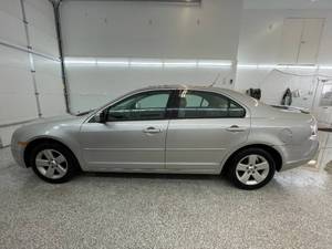lot 12H image: 2007 Ford Fusion I-4 SE