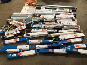 lot 11 image: Lot of Assorted Bathroom Items and Hardware Various Models and Conditions Customer Returns See Pictures