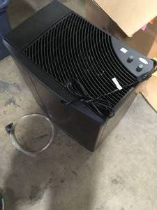 lot 50 image: AIRCARE 5.4-Gal. Evaporative Humidifier for 3700 sq. ft. Customer Returns See Pictures