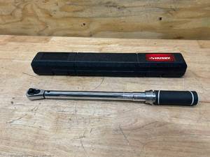 lot 26 image: HUSKY 20 ft.lbs. to 100 ft.lbs. 38 in. Drive Torque Wrench