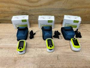 lot 48 image: MIBEST Lot of 3- Fingertip Pulse Oximeters