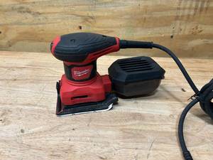 lot 110 image: MILWAUKEE 3 Amp 14 Sheet Corded Palm Sander