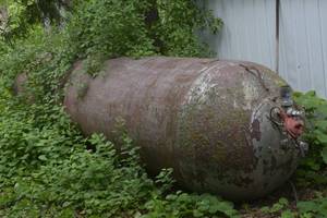 lot 11 image: Butler Blue Bell 15 Propane Tank 940 Gallon Capacity currently 175 Gallons Full