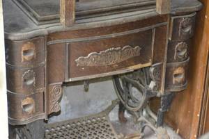 lot 27 image: Vintage Treadle Sewing Machine & Wooden Chair