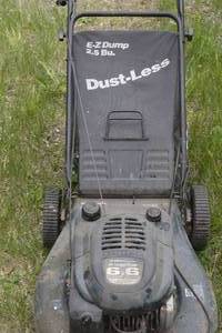 lot 30 image: Craftsman 6.6 eager-1 Lawn Mower with Bag