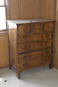 lot 44 image: Vintage Wooden Dresser with Dovetail Joints