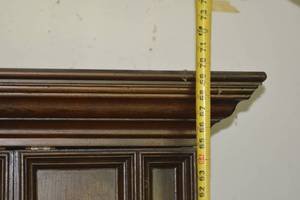lot 53 image: Liquor Cabinet and Contents