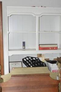 lot 70 image: Take what you want - Contents of room
