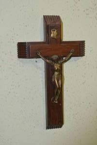 lot 75 image: Wooden Crucifix with hidden compartment