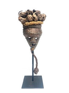lot 39 image: Old Copper Lined Salampasu Initiation Ritual Warriors Mask - Congo