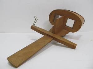 lot 10 image: Antique Birdseye Maple Stereoscope Card Viewer