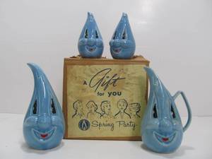 lot 22 image: Mint Condition 1950s Anthropomorphic Minnegasco Handy Flame Salt Pepper & Cream Sugar