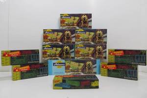 lot 24 image: Large Lot of Vintage New or Like-New HO Scale Train Cars - Roundhouse & Athearn