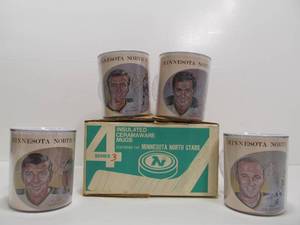 lot 35 image: NOS Vintage 1970s NORTH STARS Hockey Mug Set of 4 - Series B