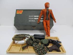 lot 76 image: Vintaeg 12 GI JOE Diver Action Figure wFoot Locker & Accessories