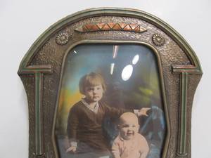 lot 85 image: Antique Convex Glass Colored Photograph wFantastic Period Frame