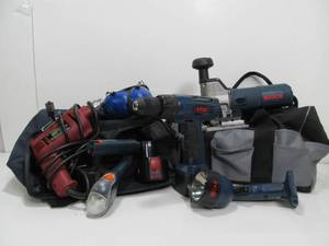 lot 131 image: Nice Estate Lot of Power Tools & 2 Bags