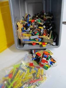 lot 238 image: Nice Lot of Legos