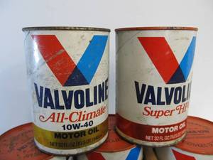lot 186 image: 5 Unused Vintage Valvoline 1 Quart Oil Cans wWood Soda Crate