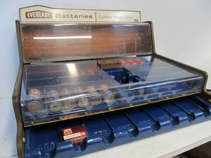 lot 187 image: Neat Old EVEREADY Batteries Countertop Advertising Store Display